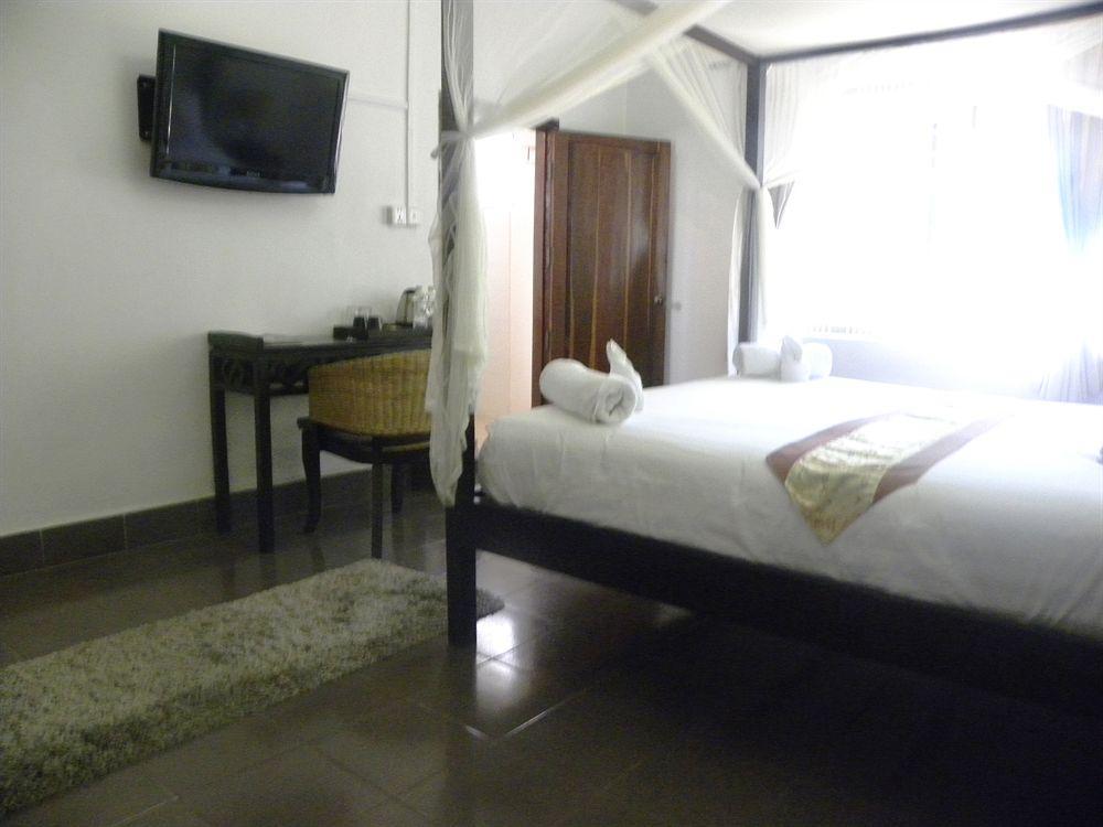 The Willow Boutique Hotel Phnom Penh Exterior foto